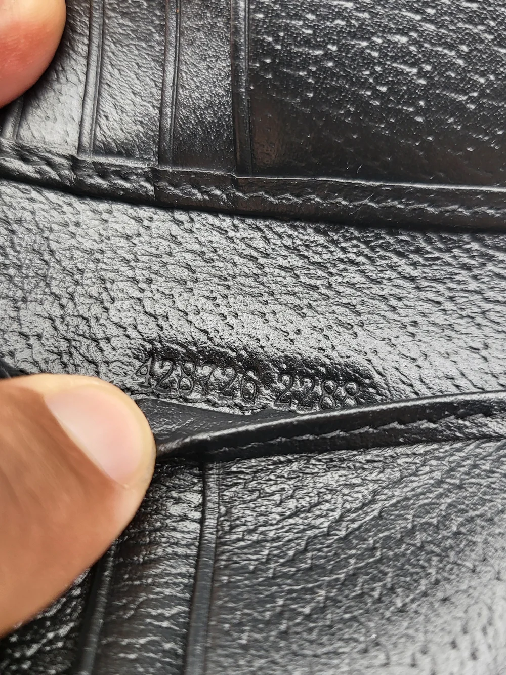 Gucci Black Grained Leather GG Bifold Wallet 428726..Like New !!!